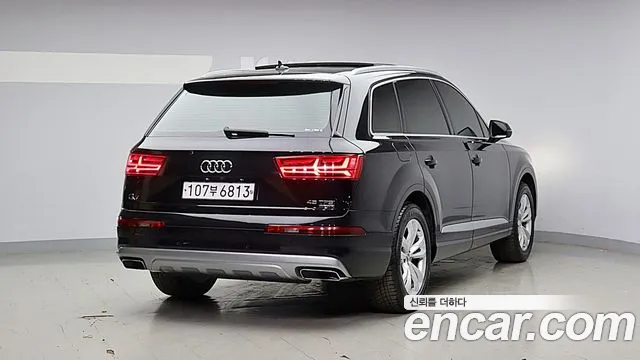Audi Q7 2019 thumb 7