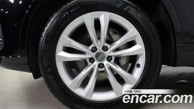 Audi Q7 2019 thumb 9