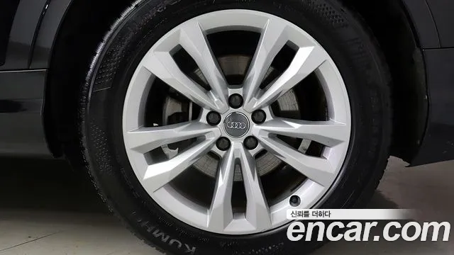 Audi Q7 2019 thumb 6
