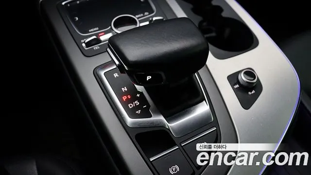 Audi Q7 2019 thumb 8