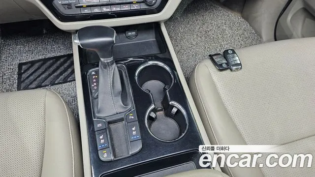 Kia Carnival 2019 thumb 6