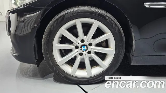 BMW 5 серии 2015 thumb 8