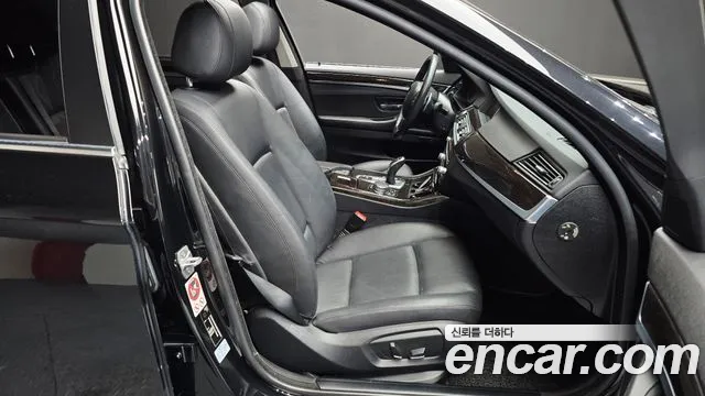 BMW 5 серии 2015 thumb 2