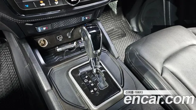 KGM Rexton 2018 thumb 12