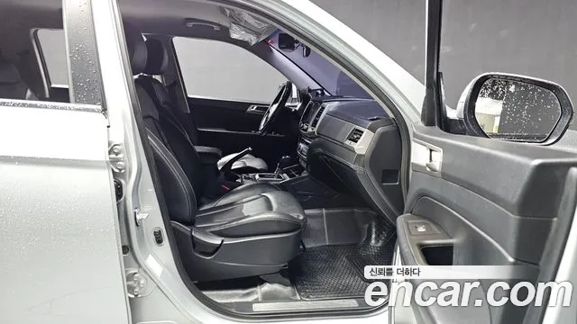 KGM Rexton 2018 thumb 8