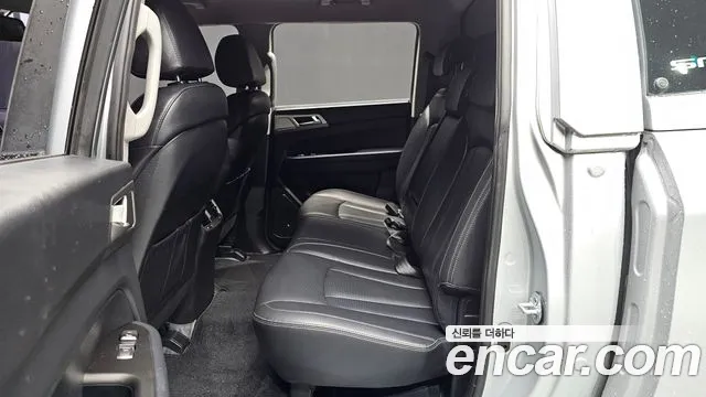 KGM Rexton 2018 thumb 11