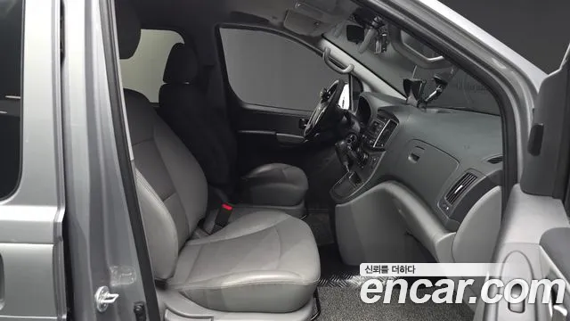 Hyundai Staria 2020 thumb 10