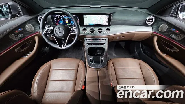 Mercedes-Benz E-Class 2022 thumb 11