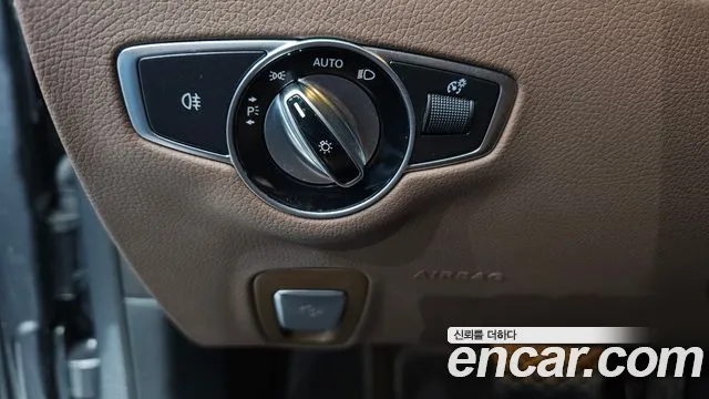Mercedes-Benz E-Class 2022 thumb 6