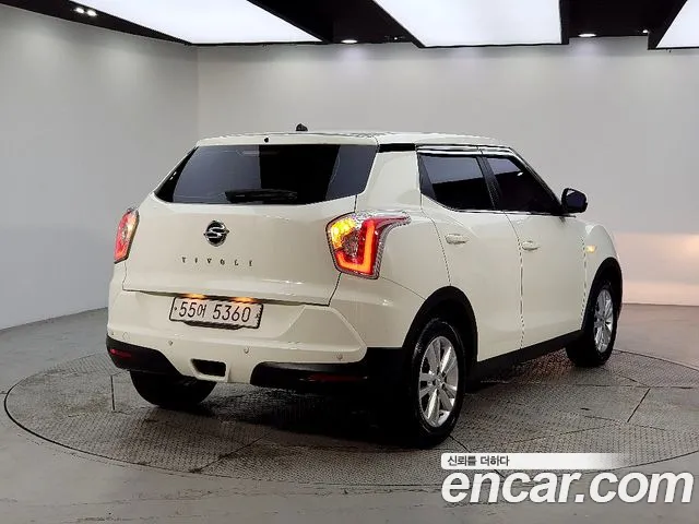 KGM Tivoli 2015 thumb 2