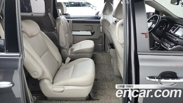 Kia Carnival 2019 thumb 9