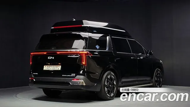 Kia Carnival 2024 thumb 8