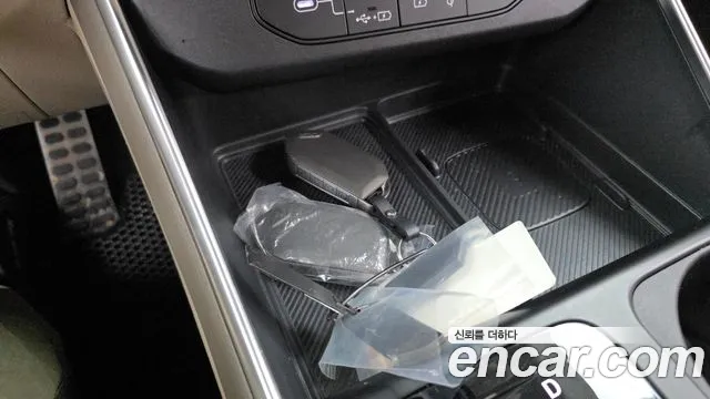 Kia Carnival 2024 thumb 2