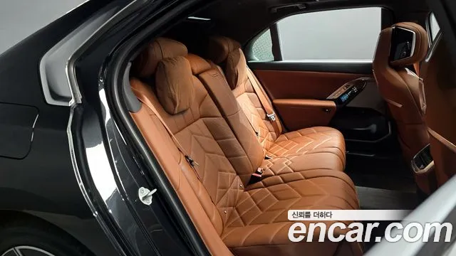 BMW 7 серии 2025 thumb 8
