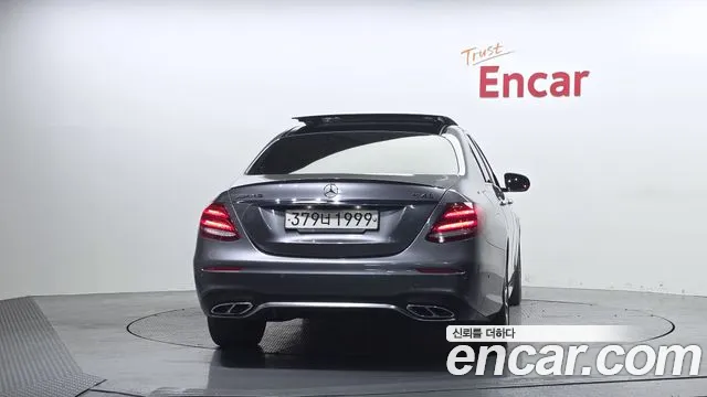 Mercedes-Benz E-Class 2017 thumb 9
