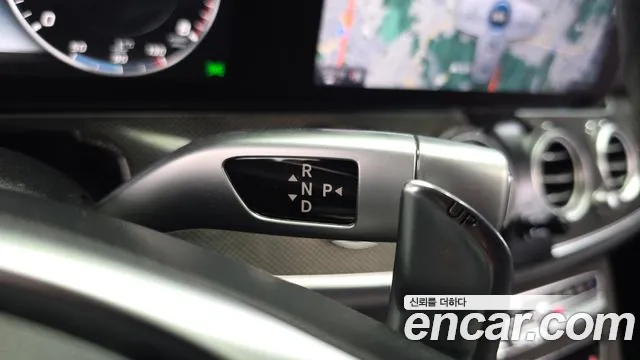Mercedes-Benz E-Class 2017 thumb 8