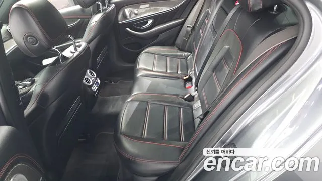 Mercedes-Benz E-Class 2017 thumb 3