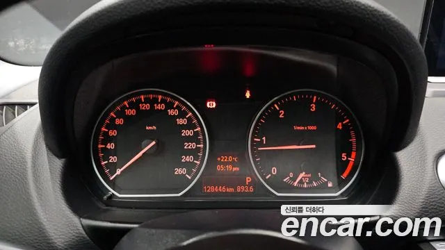 BMW 1 серии 2011 thumb 12