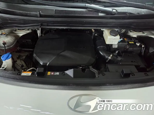Hyundai Staria 2023 thumb 6