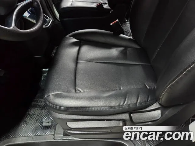 Hyundai Staria 2023 thumb 10