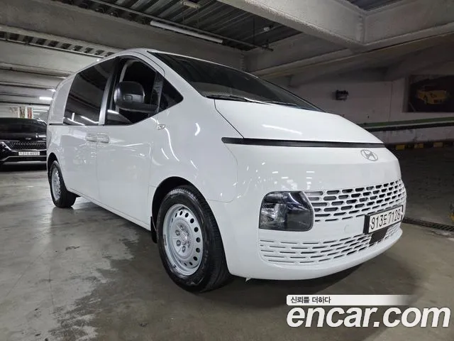 Hyundai Staria 2023 thumb 11