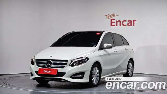 Mercedes-Benz B-Class 2016 thumb 8