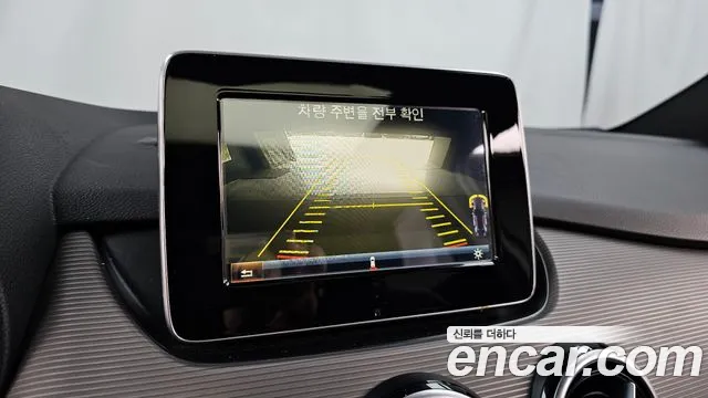 Mercedes-Benz B-Class 2016 thumb 3