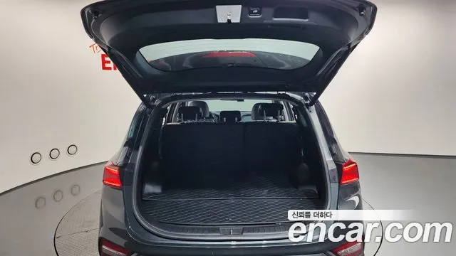 Hyundai Santa Fe 2018 thumb 4