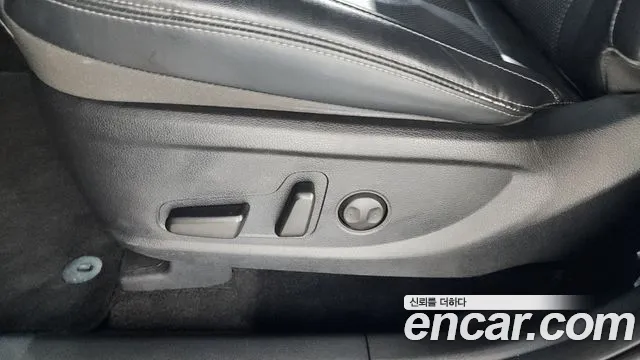 Hyundai Santa Fe 2018 thumb 7