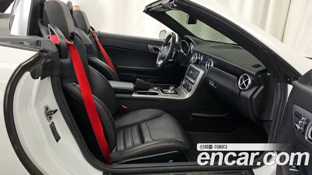 Mercedes-Benz SLC-Класс 2018 thumb 11