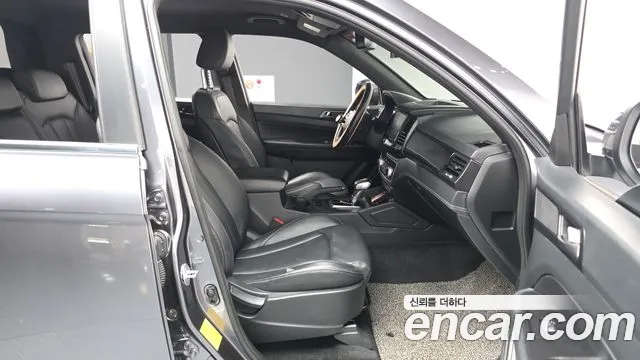 KGM Rexton 2019 thumb 11