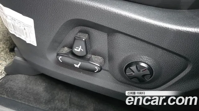 KGM Rexton 2019 thumb 3