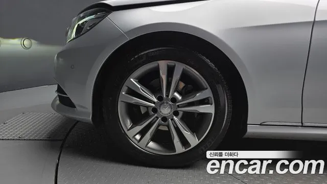 Mercedes-Benz E-Class 2014 thumb 5
