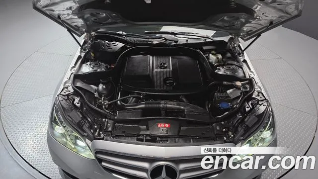 Mercedes-Benz E-Class 2014 thumb 6