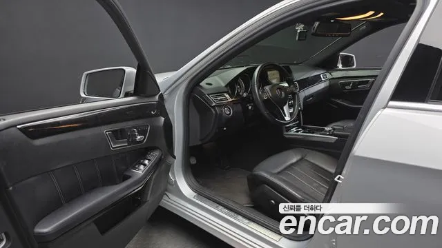 Mercedes-Benz E-Class 2014 thumb 10