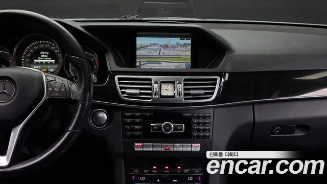 Mercedes-Benz E-Class 2014 thumb 12