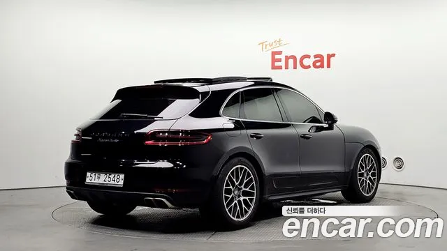 Porsche Macan 2014 thumb 2