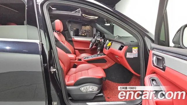 Porsche Macan 2014 thumb 12