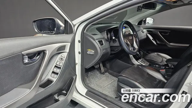 Hyundai Avante 2011 thumb 6