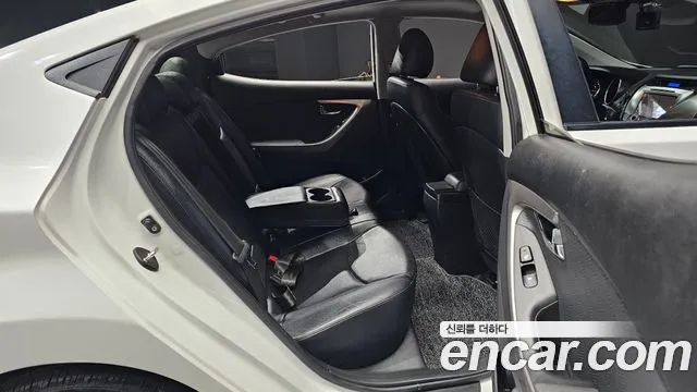 Hyundai Avante 2011 thumb 3