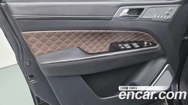 KGM Rexton 2023 thumb 8