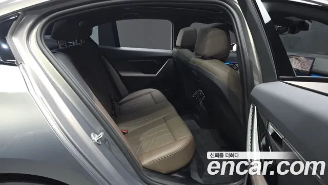 BMW 5 серии 2025 thumb 7