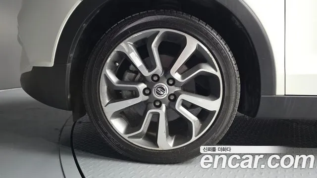 KGM Tivoli 2016 thumb 12