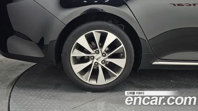 Kia K5 2017 thumb 6