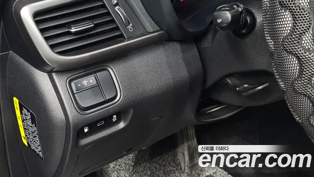 Kia K5 2017 thumb 11