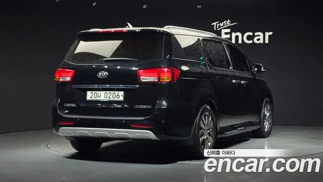 Kia Carnival 2015 thumb 5
