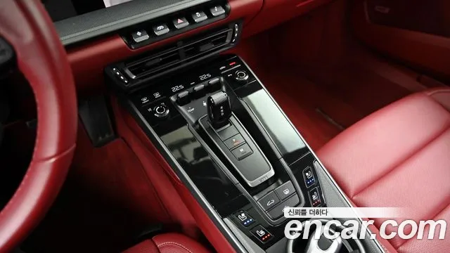Porsche 911 2024 thumb 4