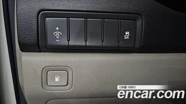 Kia Carnival 2016 thumb 2