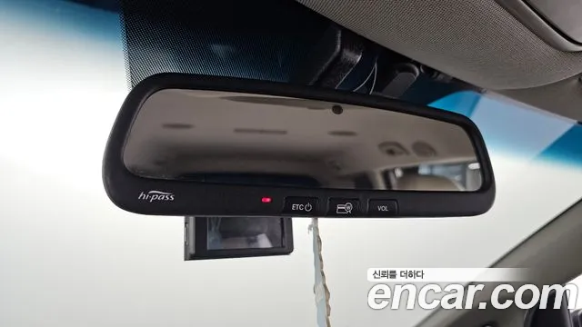 Kia Carnival 2016 thumb 10