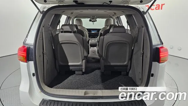 Kia Carnival 2016 thumb 12